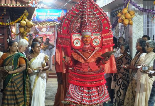 Trek vers une fête de Theyyam dans la région de Kannur