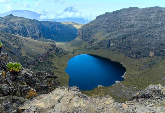 Lac Michaelson et sommet du mont Kenya