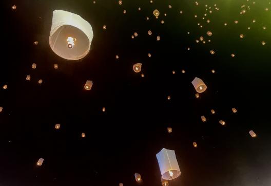 Voyages et fête des lumières à Sukhotaï