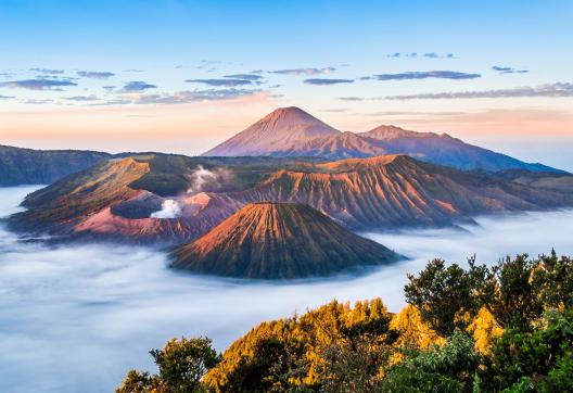 Voyage et coucher de soleil au Mont Bromo à Java en Indonesie