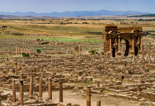 L'arc de triomphe de Trajan à Timgad