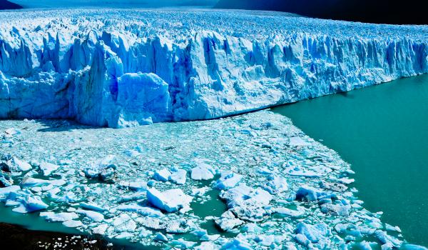 Glacier Perito Moreno sur le lac Argentin en Patagonie Argentine