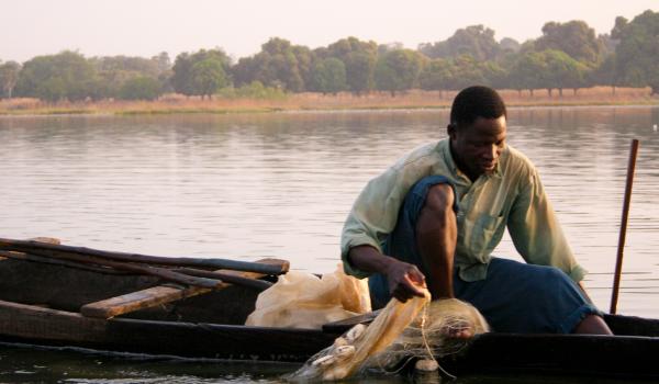 Pêcheur au Burkina Faso