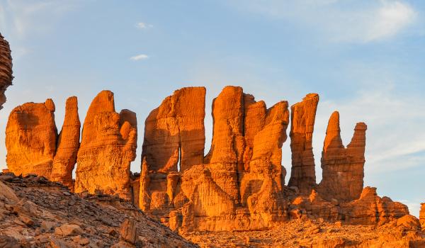 Pitons rocheux ensoleillés au Tchad