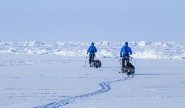 Vers le pôle Nord en ski-polka 
