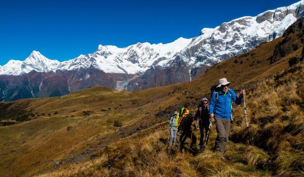Randonneurs lors d'un trek au Népal