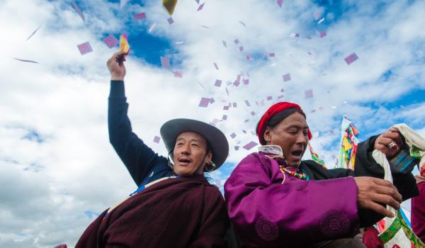 Course de chevaux à Naglong dans la région du Kham au Tibet