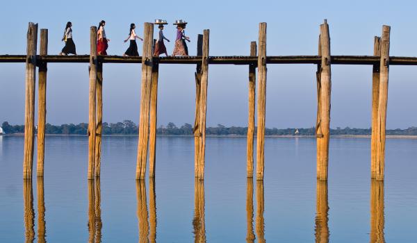 Randonnée sur le pont en teck U Bein à Amarapura