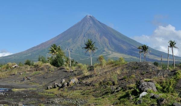 Trekking vers le volcan Mayon dans la région de Legazpi