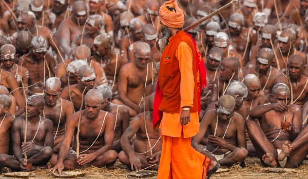 Trekking vers l'initiation des naga sadhus à la Kumbh Mela d'Allahabad