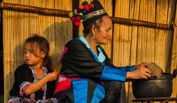 Immersion chez une famille hmong dans un village montagnard