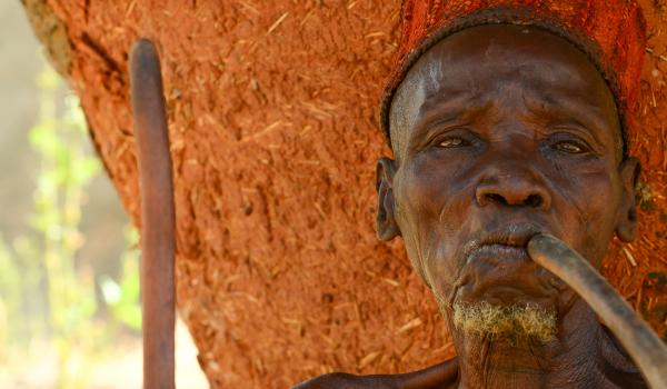 Rencontre avec Taneka, guérissuer et vieux sage réputé dans la chaîne de l'Atacora