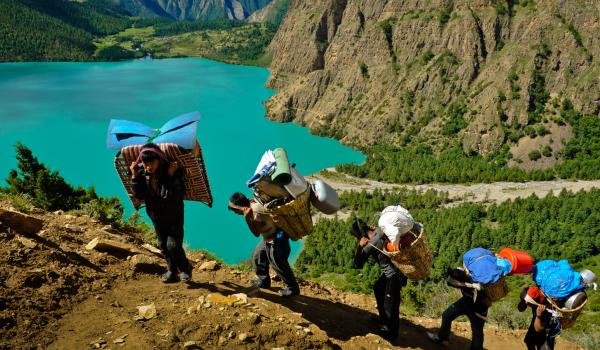 Lac de Phoksumdo au Dolpo au Népal