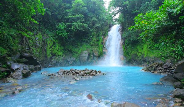 Découverte des cascades au Costa Roca