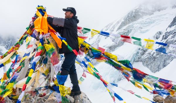 Montée du Larkye pass à 5135 m sur le tour du Manaslu au Népal