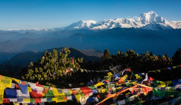 Le Dhaulagiri à 8160 m et le Tukuche peak depuis Poon Hill au Népal