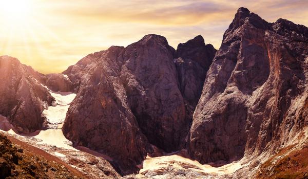 Trekking au massif Vignemale dans les Pyrénees