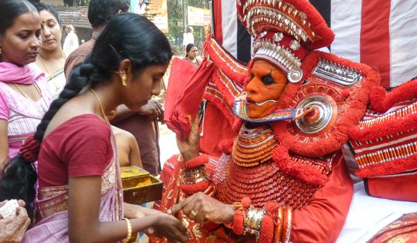 Immersion dans un Theyyam au coeur d'un village du nord du Kerala