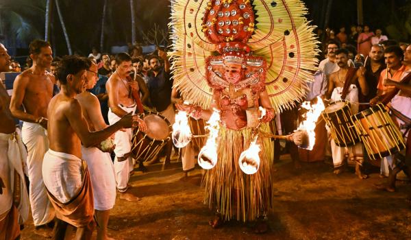 Voyage vers une cérémonie de theyyam au nord du Kerala