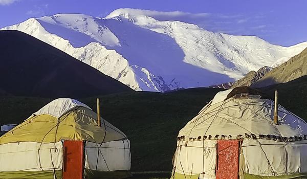 Trekking au pied du pic Lénine dans le PAmir au Kirghizistan