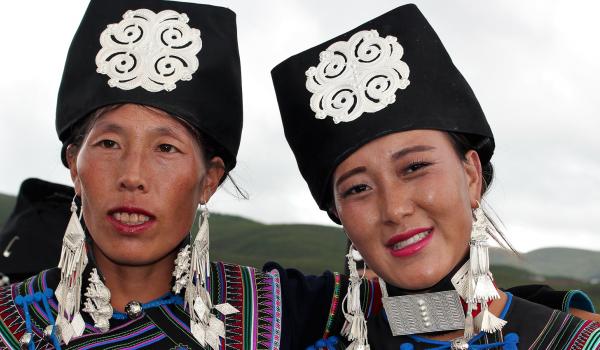Immersion avec des femmes yi au Festival des Torches dans les Grandes Montagnes Froides