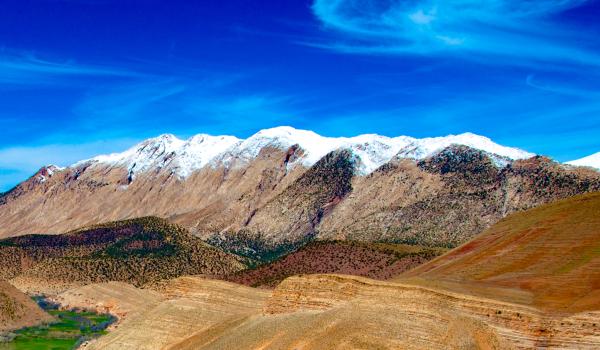 Trekking avec un panorama sur le M'Goun