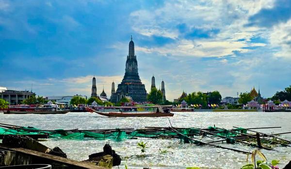 Voyages et temple de bangkok