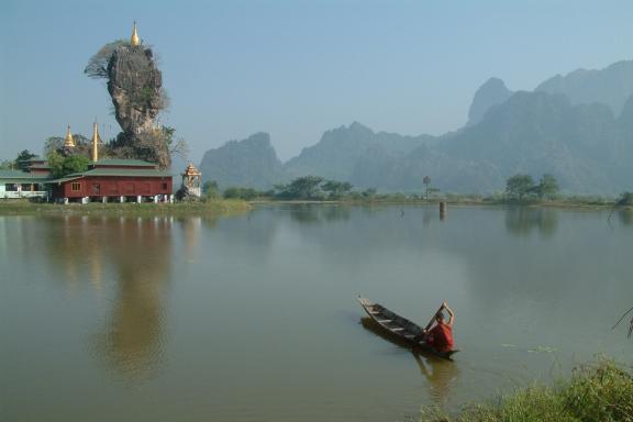 Monastère Karen dans la région de Hpa An en Birmanie 