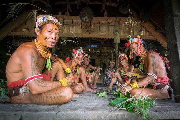 Cérémonie avec des chamans en Indonésie