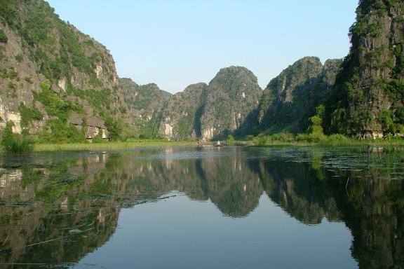 Reliefs karstiques de la région de Tam Coc au nord Vietnam