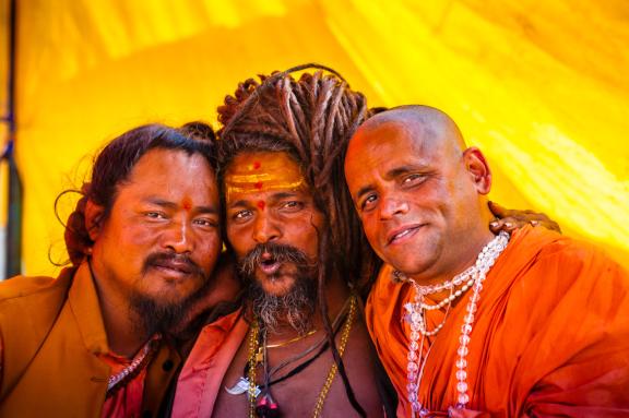 Sadhus lors d'un pèlerinage en Inde