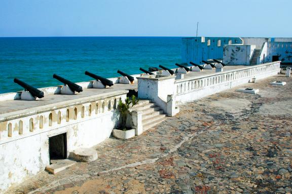 Découverte culturelle du fort de Cape Coast sur la côte ghanéenne