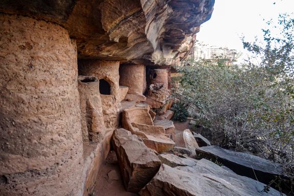 Découverte culturelle des grottes protectrices en Pays Moba