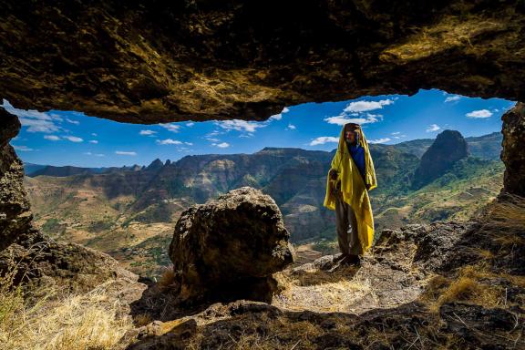 Trek dans le Massif du Simiens vers la grotte sacrée de Chugi Mariam au nord éthiopien