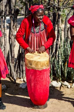 Participation aux festivités villageoises dans le nord namibien