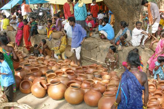 Immersion dans un marché de poteries au Bastar au sud du Chhattisgarh