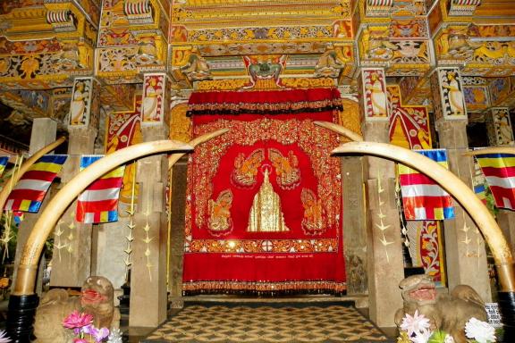Randonnée vers le temple de la Dent de Bouddha à Kandy