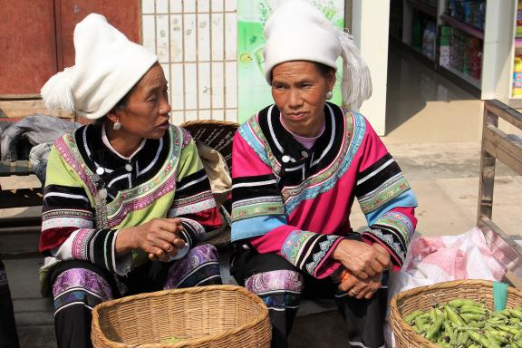 Rencontre de femmes yi de la région de Yuanyang au sud du Yunnan