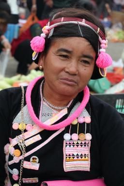 Trek vers une femme hani de la région de Nafa près de la frontire vietnamienne