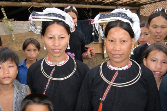 Rencontre de femmes san chi dans la région de Bac Me