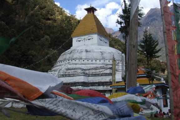 Voyage vers un stupa bouddhiste tibétain en Arunachal près de la frontière bhoutanaise
