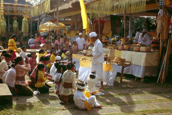 Découverte d'une cérémonie hindouiste sur l'île de Bali