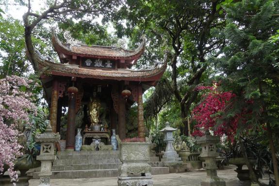 Trekking vers un sanctuaire bouddhiste dédié à Quan Am dans la région de Hanoi