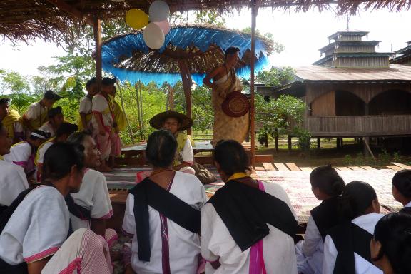 Trekking vers une célébration animiste du peuple karen dans la région de Letongku
