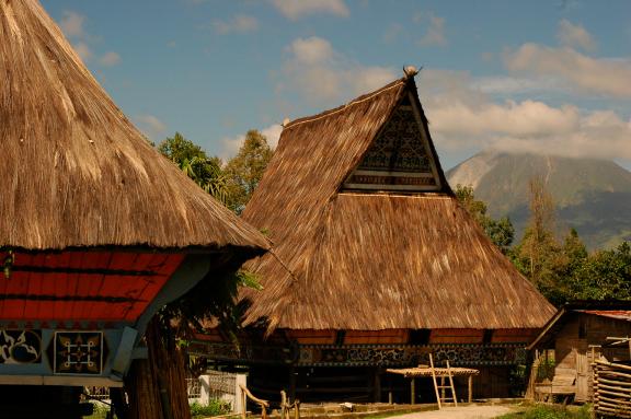 Trekking vers un village du peuple batak-karo au nord de Sumatra