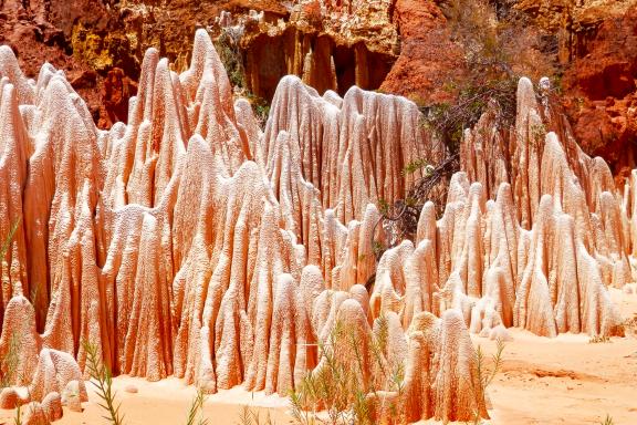 Randonnée vers les Tsingy rouges du Nord de Madagascar