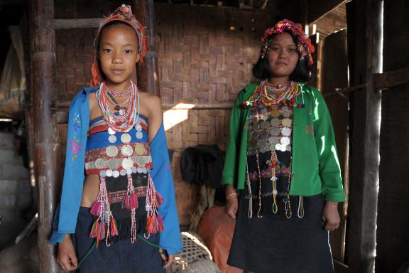 Immersion chez une famille akha o'pa dans les Monts Phu Sang