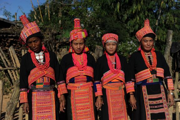 Rencontre de femmes du peuple akha lu ma dans les Monts Phu Sang