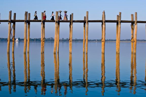 Randonnée sur le pont en teck U Bein à Amarapura