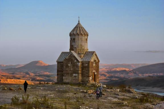 Visite de la la chapelle Sainte-Mère-de-Dieu à Dzordzor